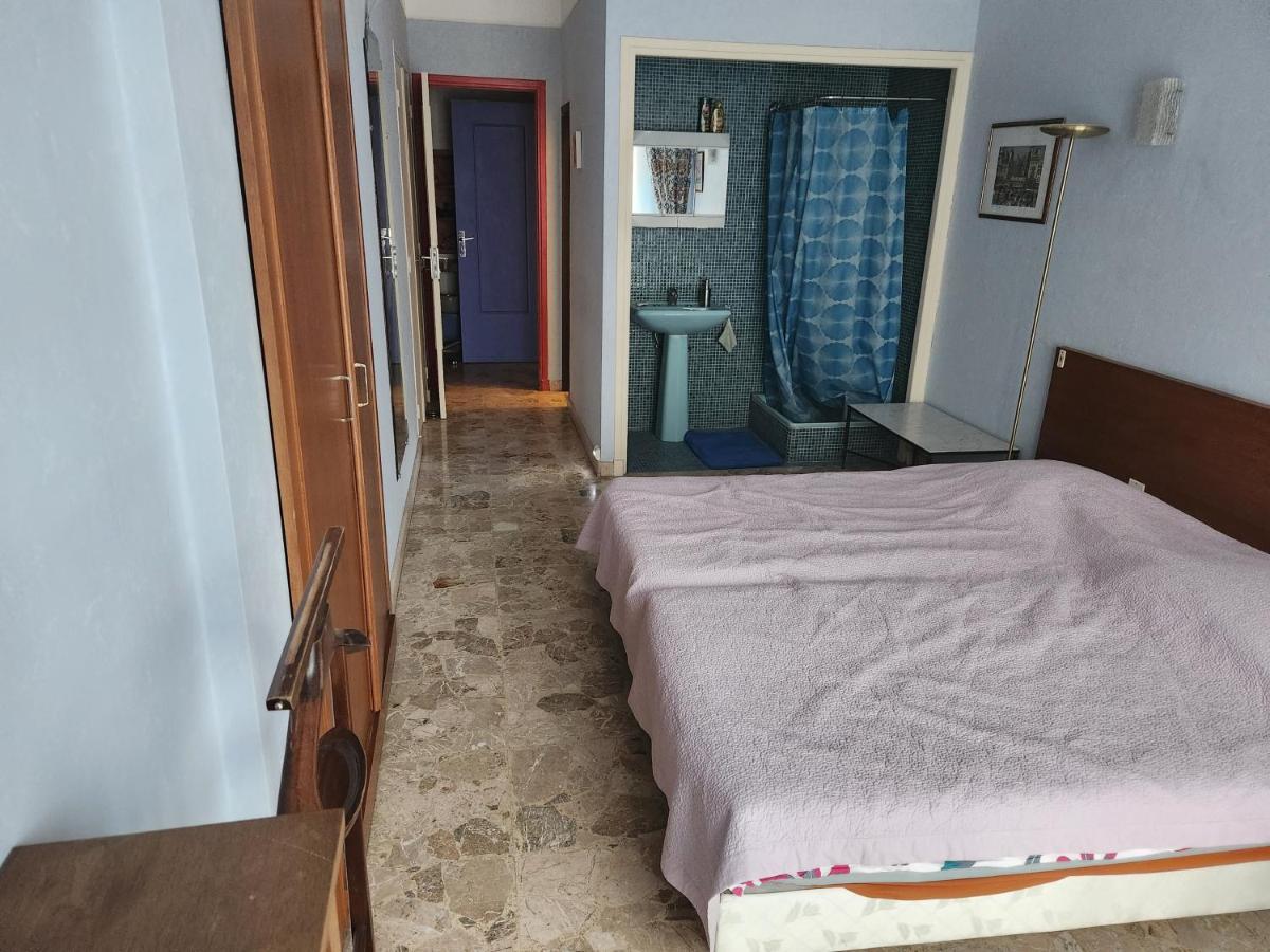 Big Apart 140M2 5Min Walk To Beach Sea &Promenade 3 Double Rooms,Big Living Room 42M2, 3 Showers,9 Beds, Free Parking Nice Eksteriør billede
